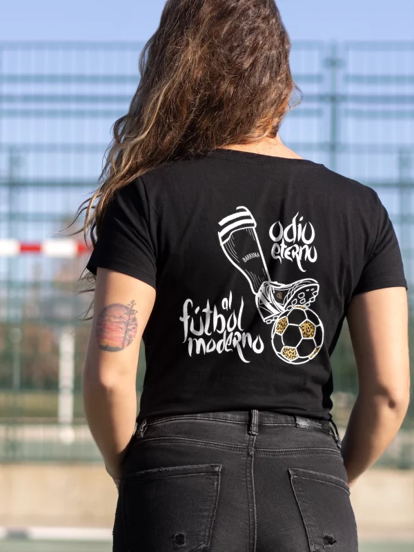 Camiseta "odio eterno al fútbol moderno"