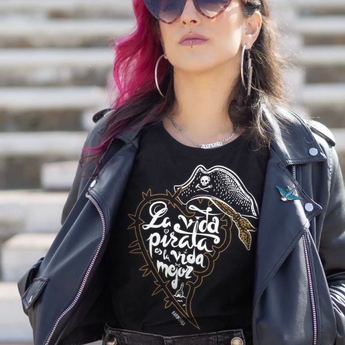 Camiseta "vida pirata"