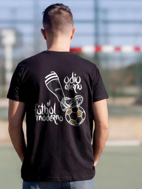 Camiseta "odio eterno al fútbol moderno"