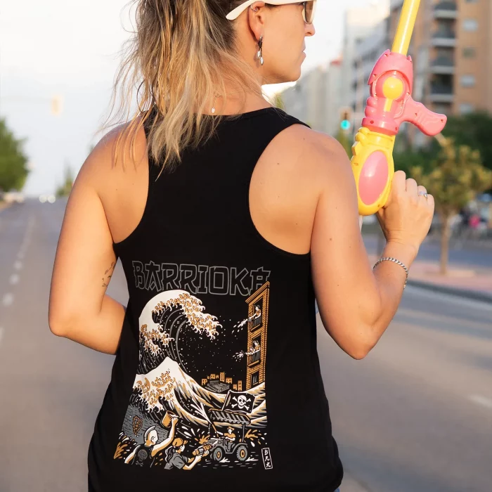 chica con camiseta tirantes de la Gran Ola parte trasera Camiseta "batalla naval" tirantes